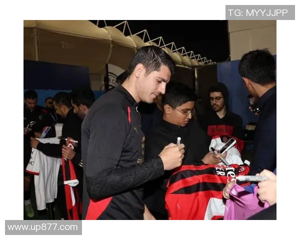 德国足球明星齐聚盛典展现风采引发球迷热烈追捧